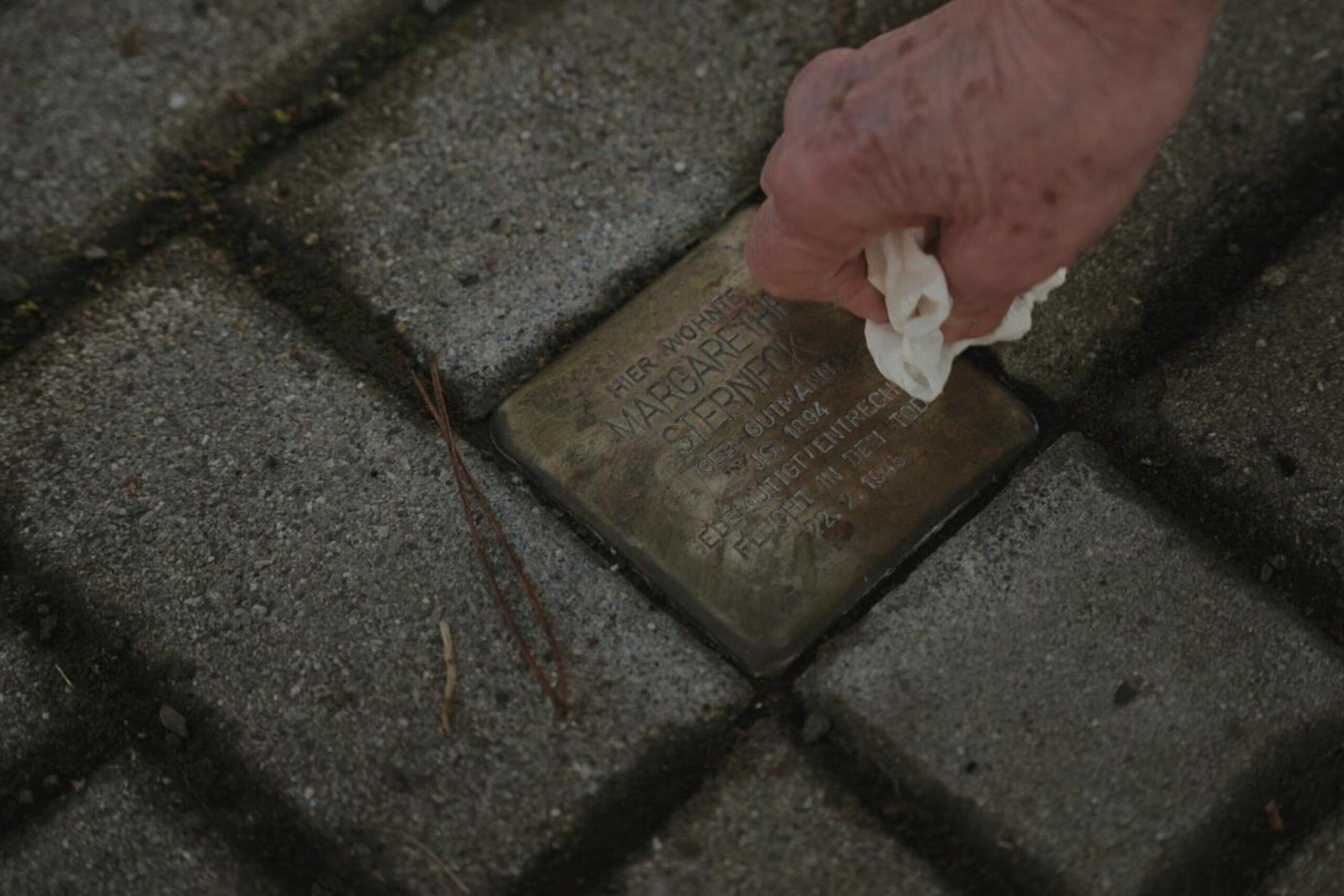 FEIERABEN_KARFREITAG_STOLPERSTEIN MARGARETHE STERNECK